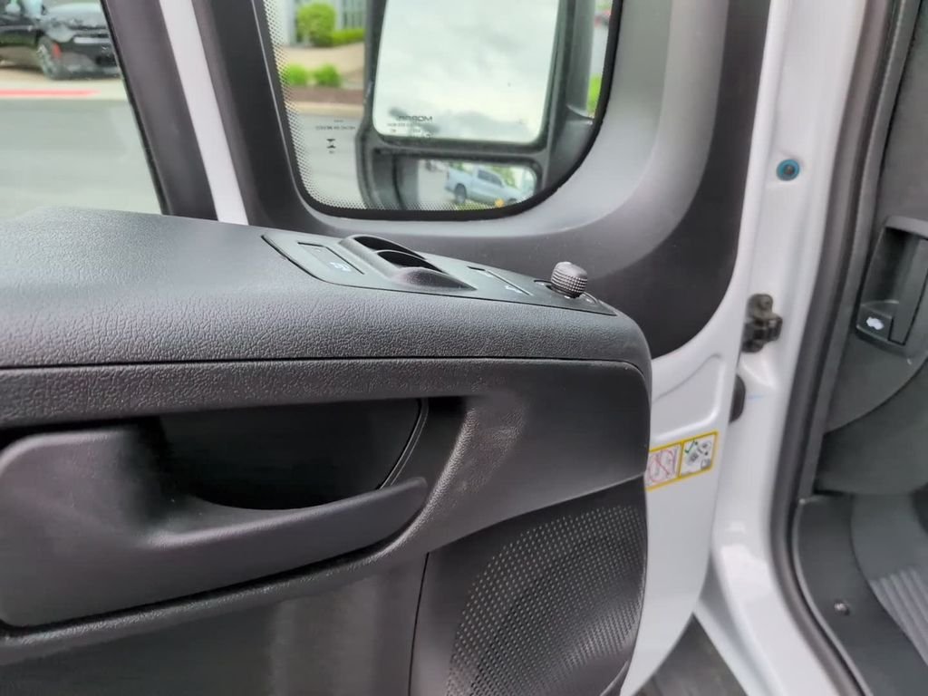 New 2026 Bright White Clear-Coat Exterior Paint RAM Low Roof image 18