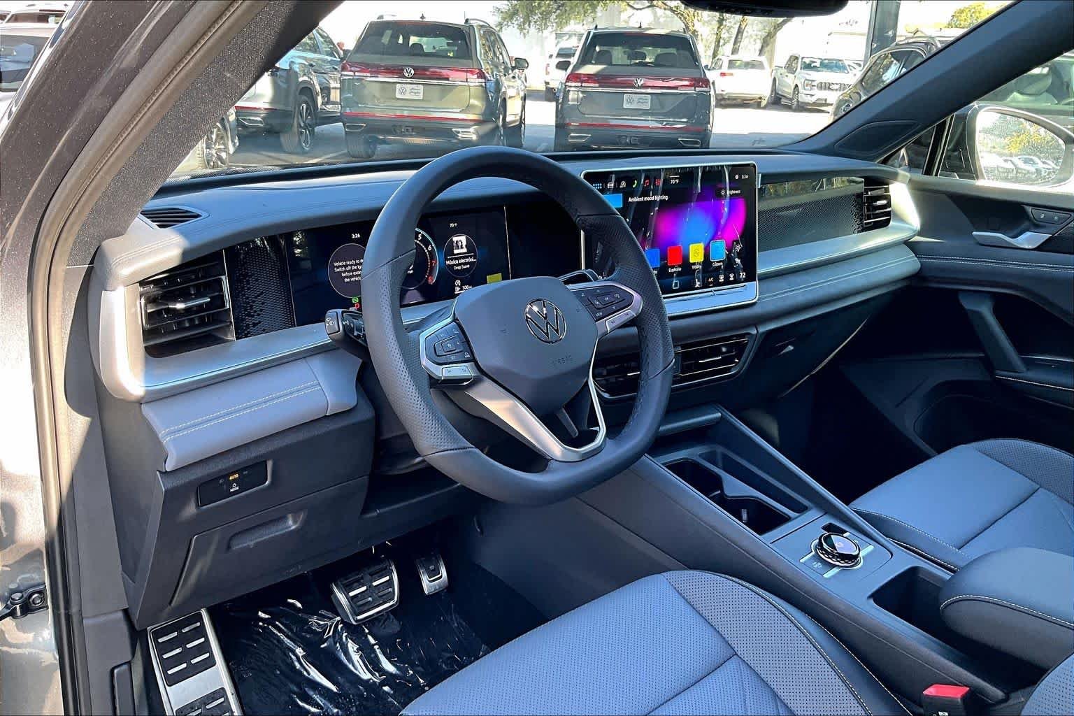 New 2026 Platinum Gray Metallic Volkswagen 2.0T SE R-Line Black image 8