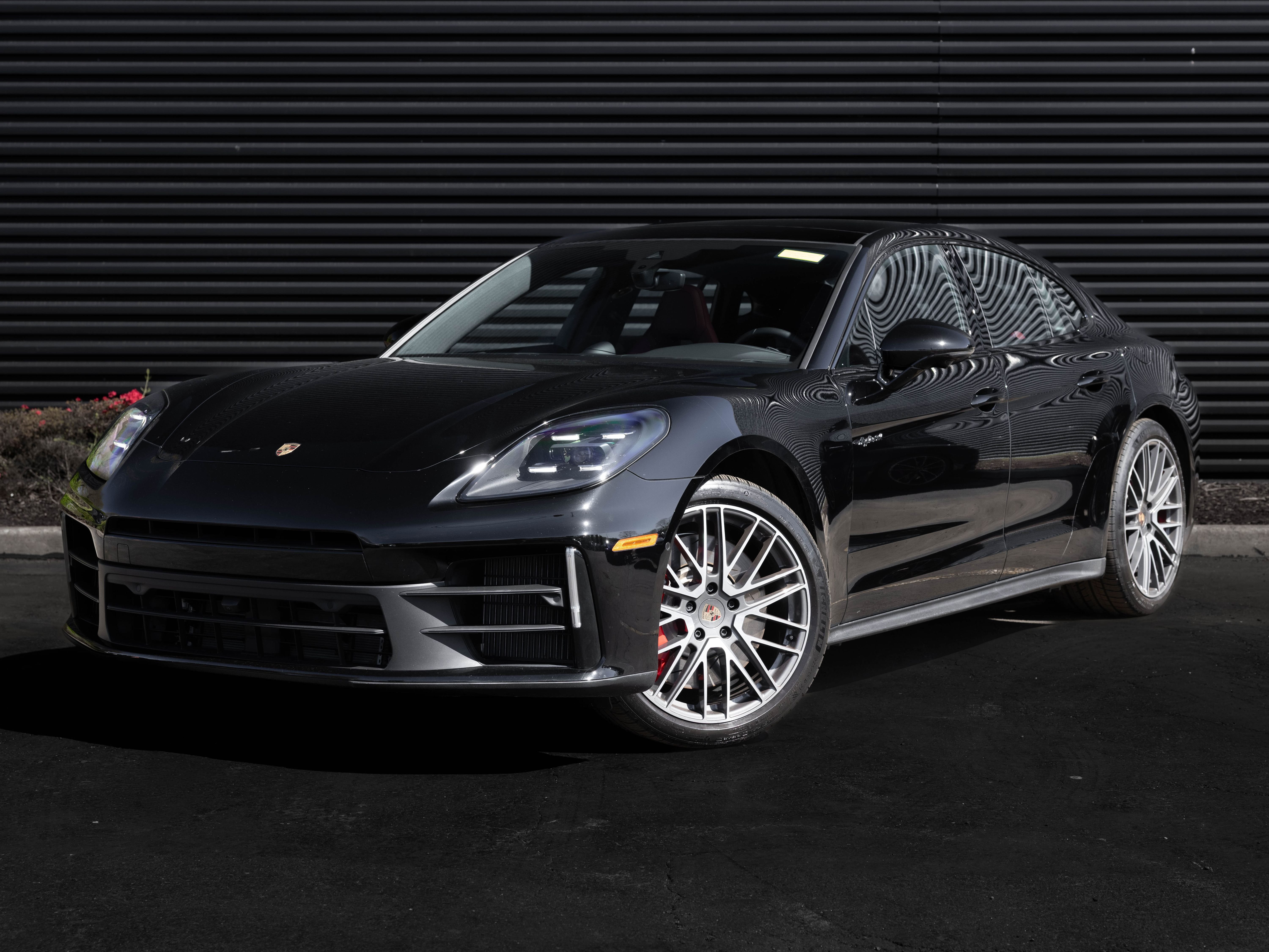 2026 Porsche Panamera 4S E-Hybrid's photo