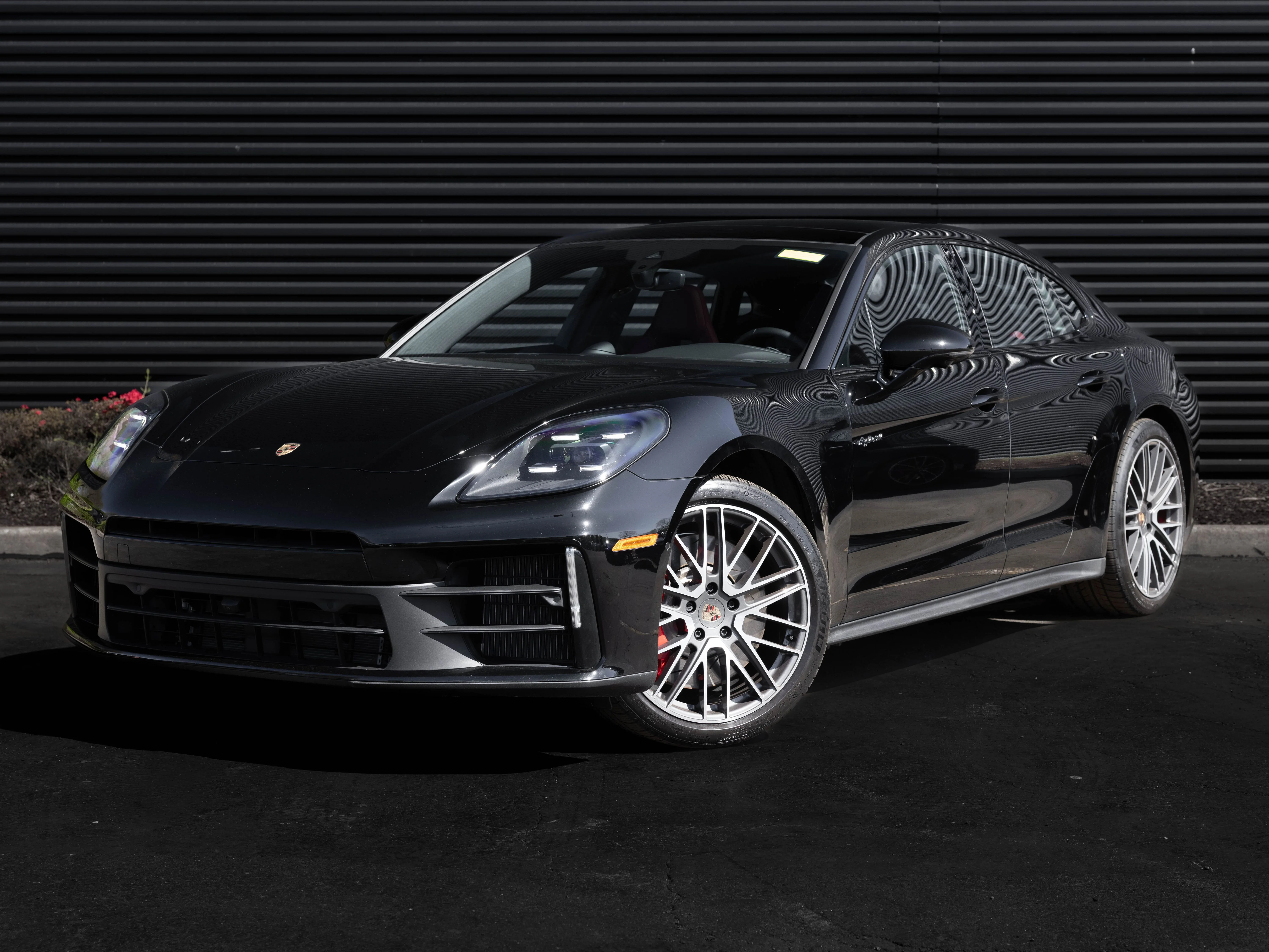 2026 Porsche Panamera 4S E-Hybrid's photo