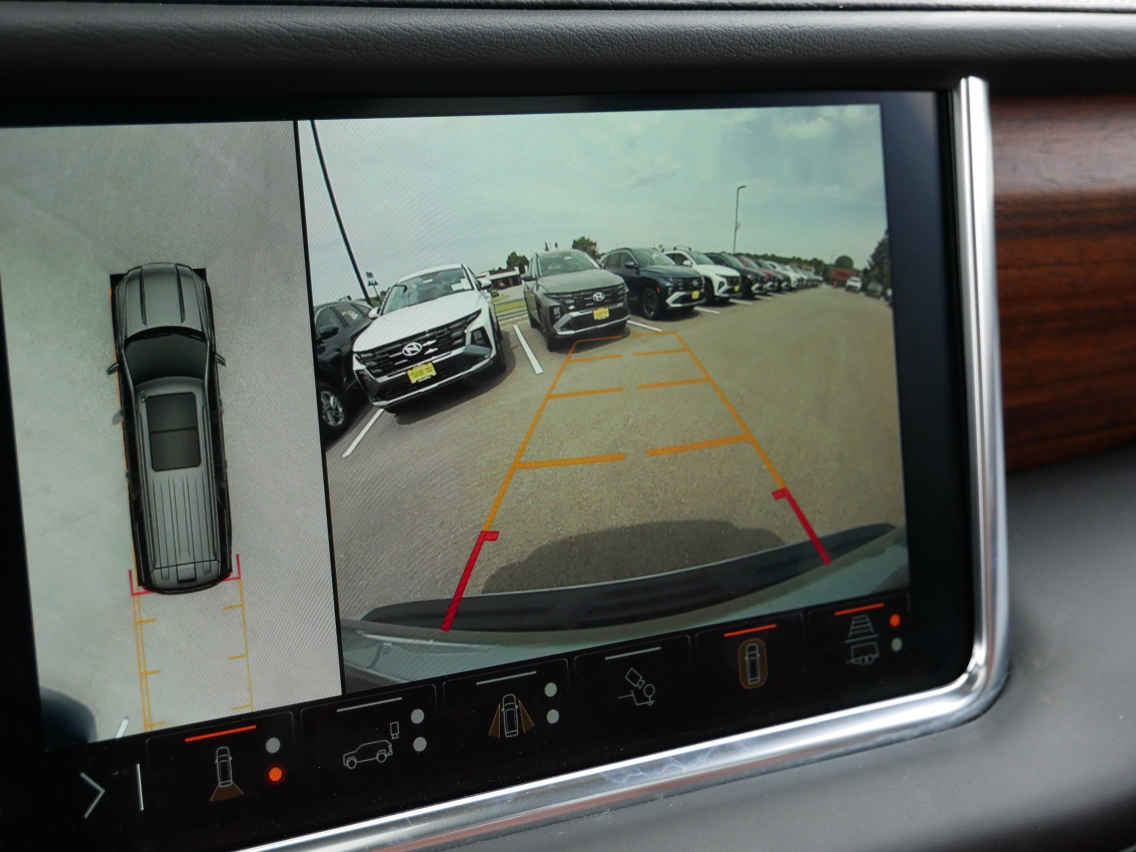 2024 GMC Yukon Denali Ultimate - Photo 33