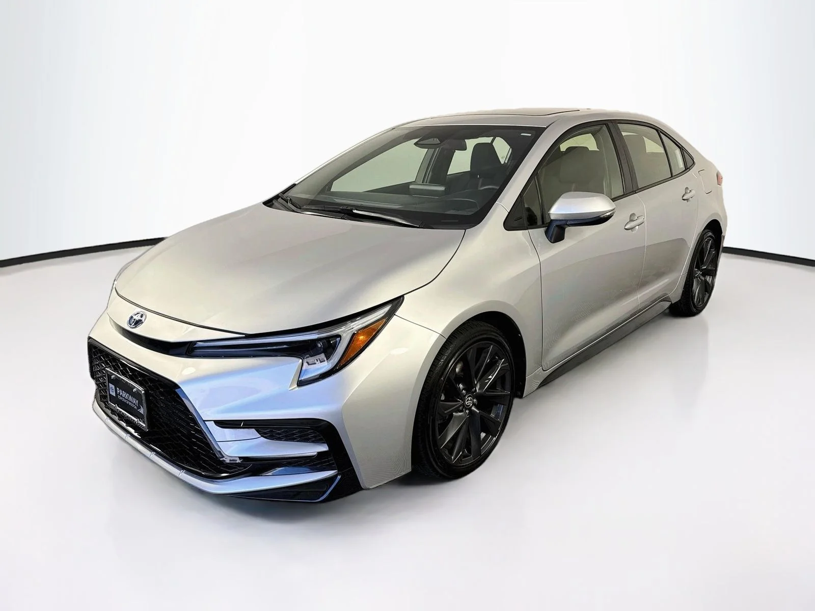 Used 2024 Silver Toyota SE image 3