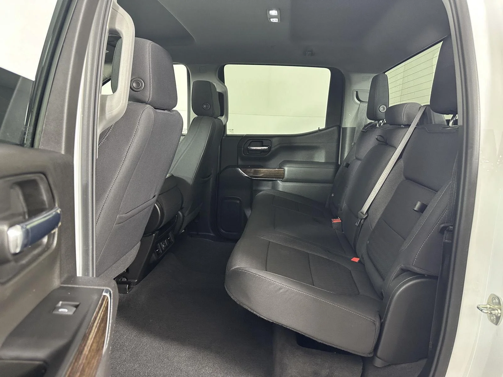 Used 2022 Summit White GMC Elevation image 30