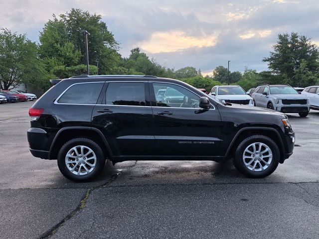 Used 2021 Diamond Black Jeep Laredo E image 9