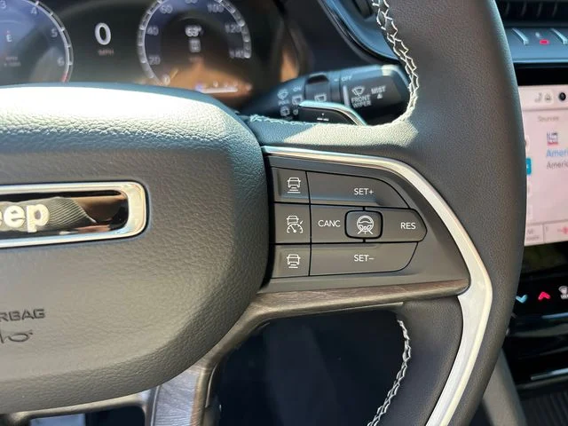 New 2026 Silver Zynith Exterior Paint Jeep Altitude image 19