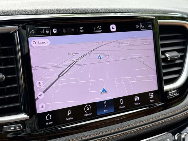 Used 2022 Black Chrysler Pinnacle image 3