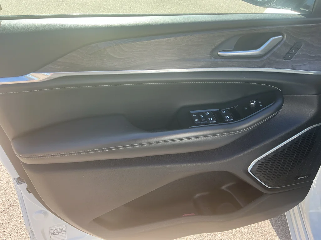 2023 Jeep Grand Cherokee L Overland - Photo 10