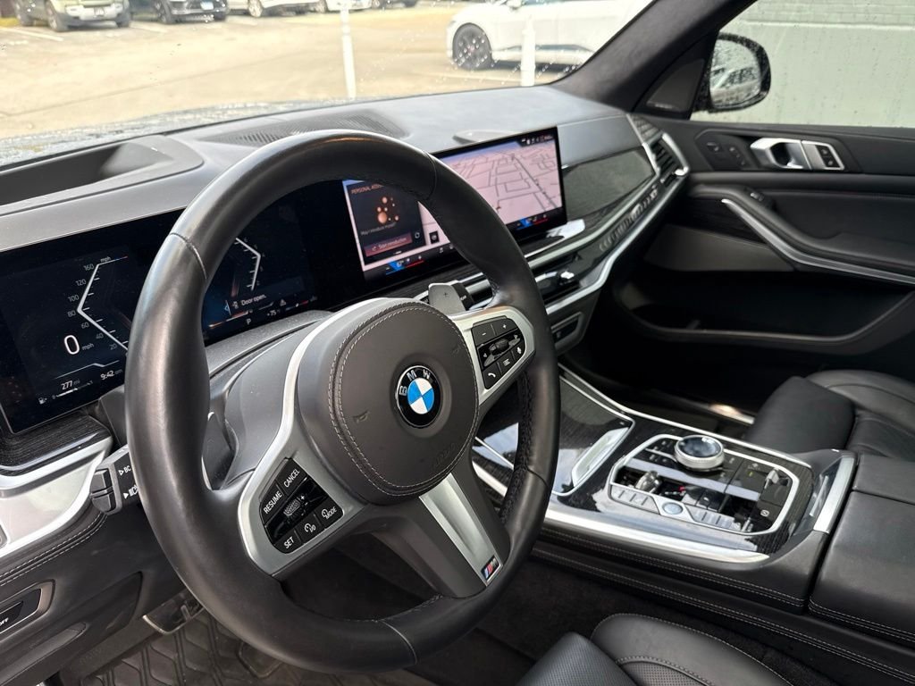 Used 2024 Gray BMW xDrive40i image 10