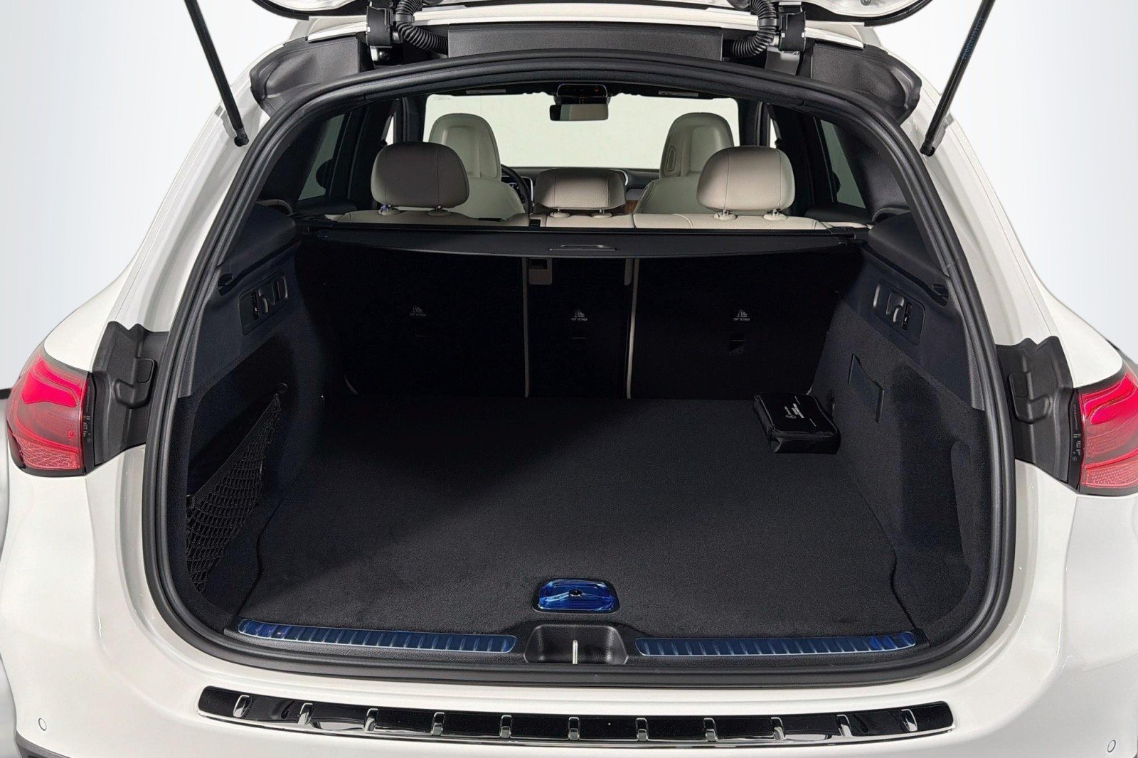 New 2026 Polar White Mercedes-Benz GLC 300 4MATIC® SUV image 22