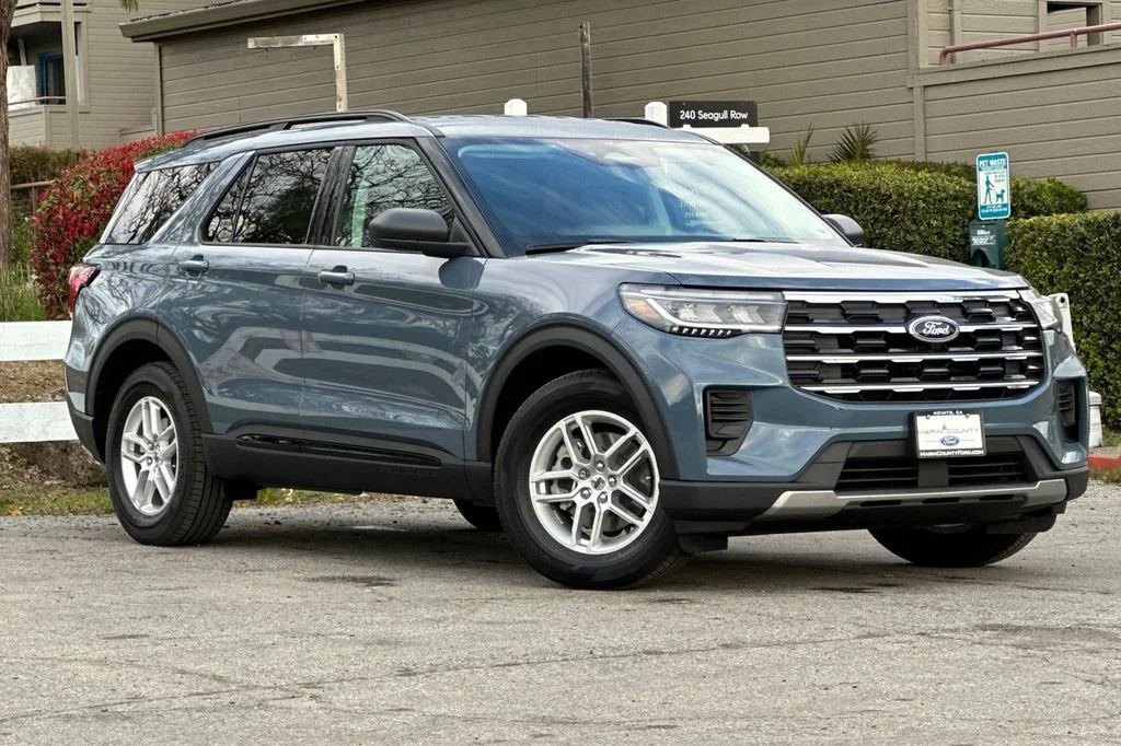 New 2026 Vapor Blue Ford Active image 2