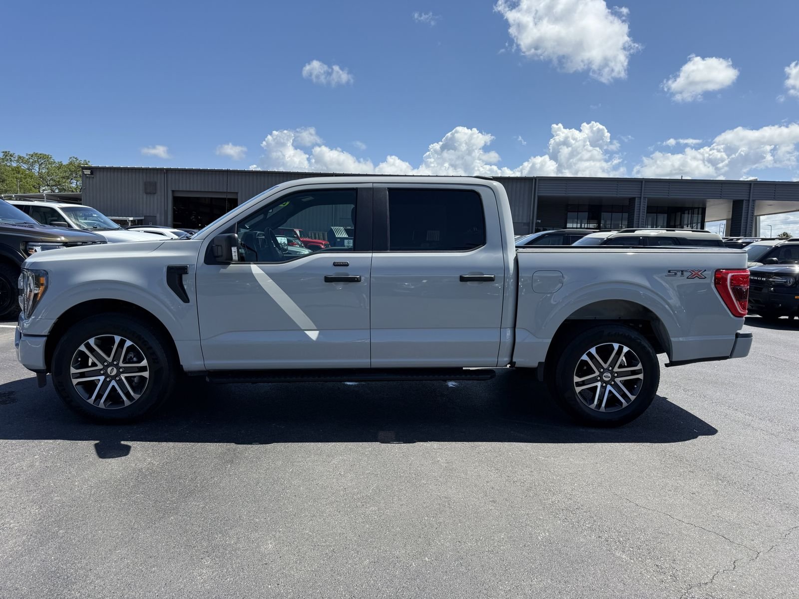 Certified Used 2023 Avalanche Ford XL image 6