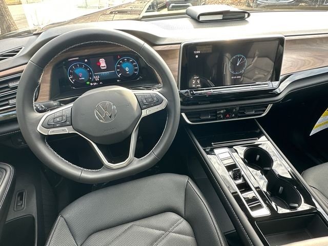 New 2026 Avocado Green Pearl Volkswagen 2.0T SE W/TECHNOLOGY image 29