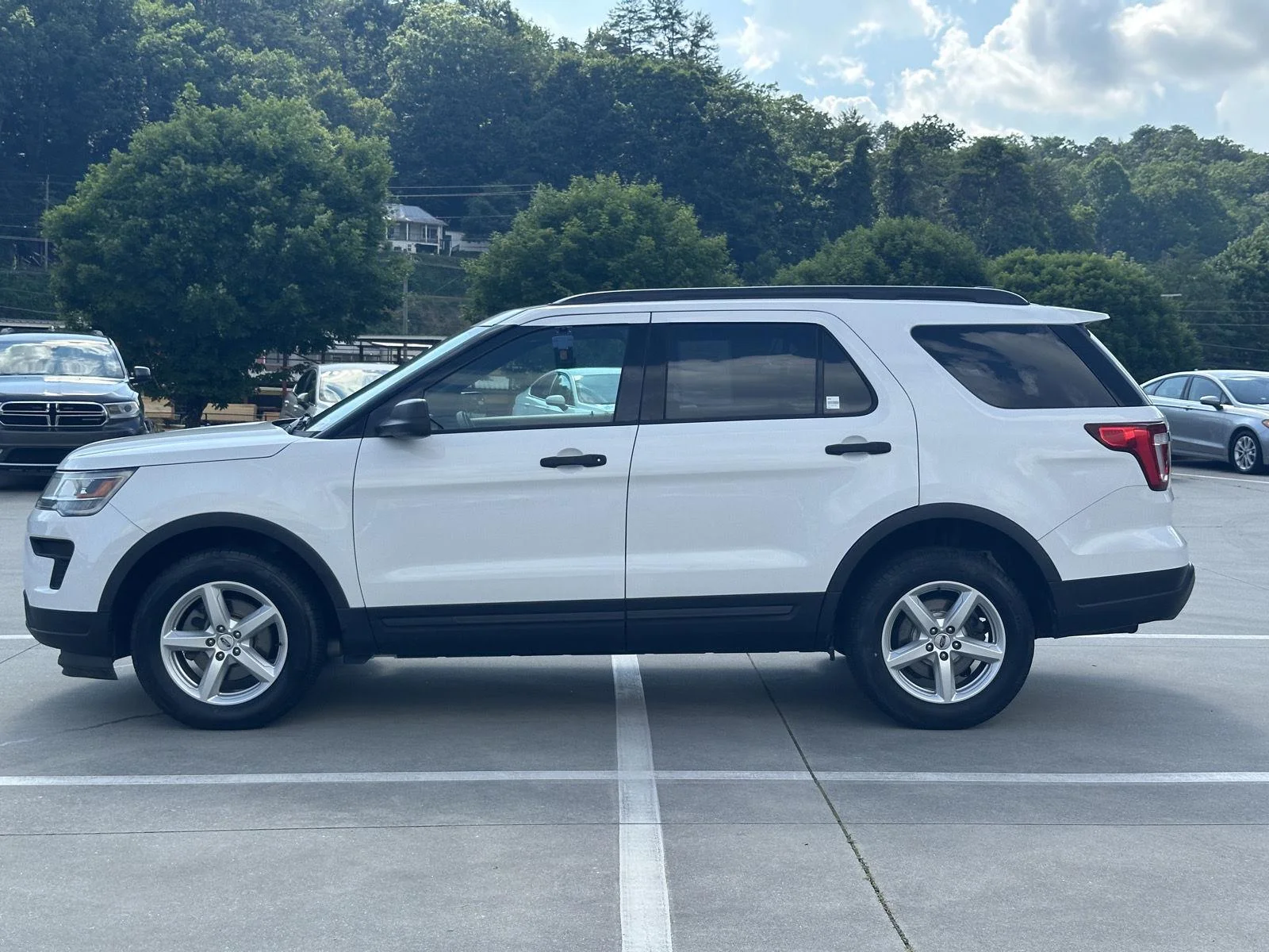 Used 2018 Oxford White Ford Base image 4