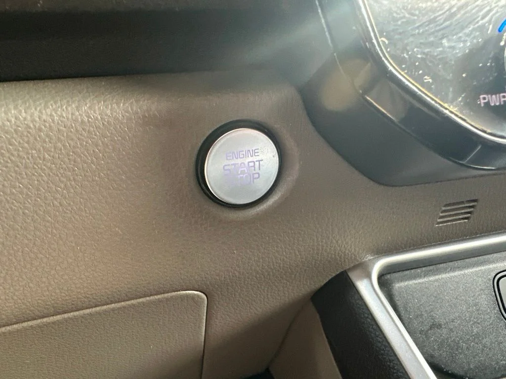 Used 2025 Gray Kia LXS image 39