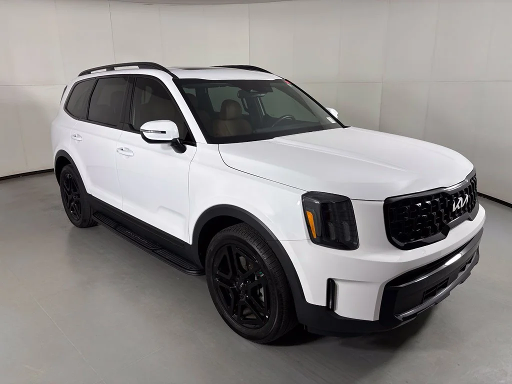 Used 2024 White Kia EX X-Line image 2