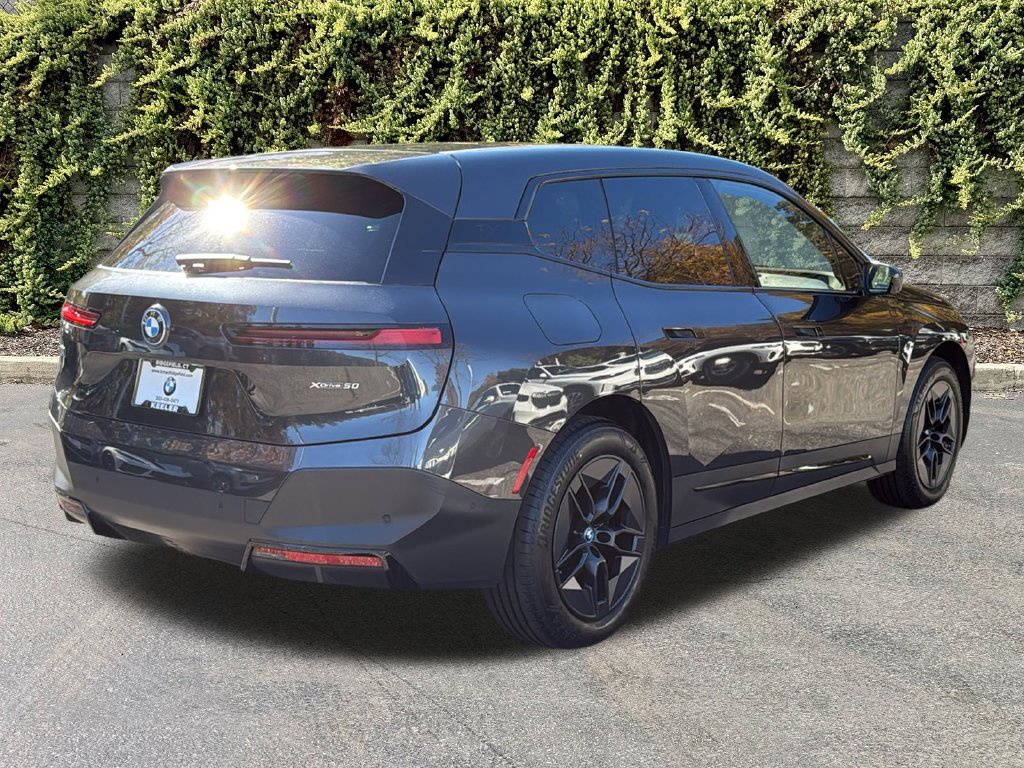 Used 2024 Dark Graphite Metallic BMW xDrive50 image 4