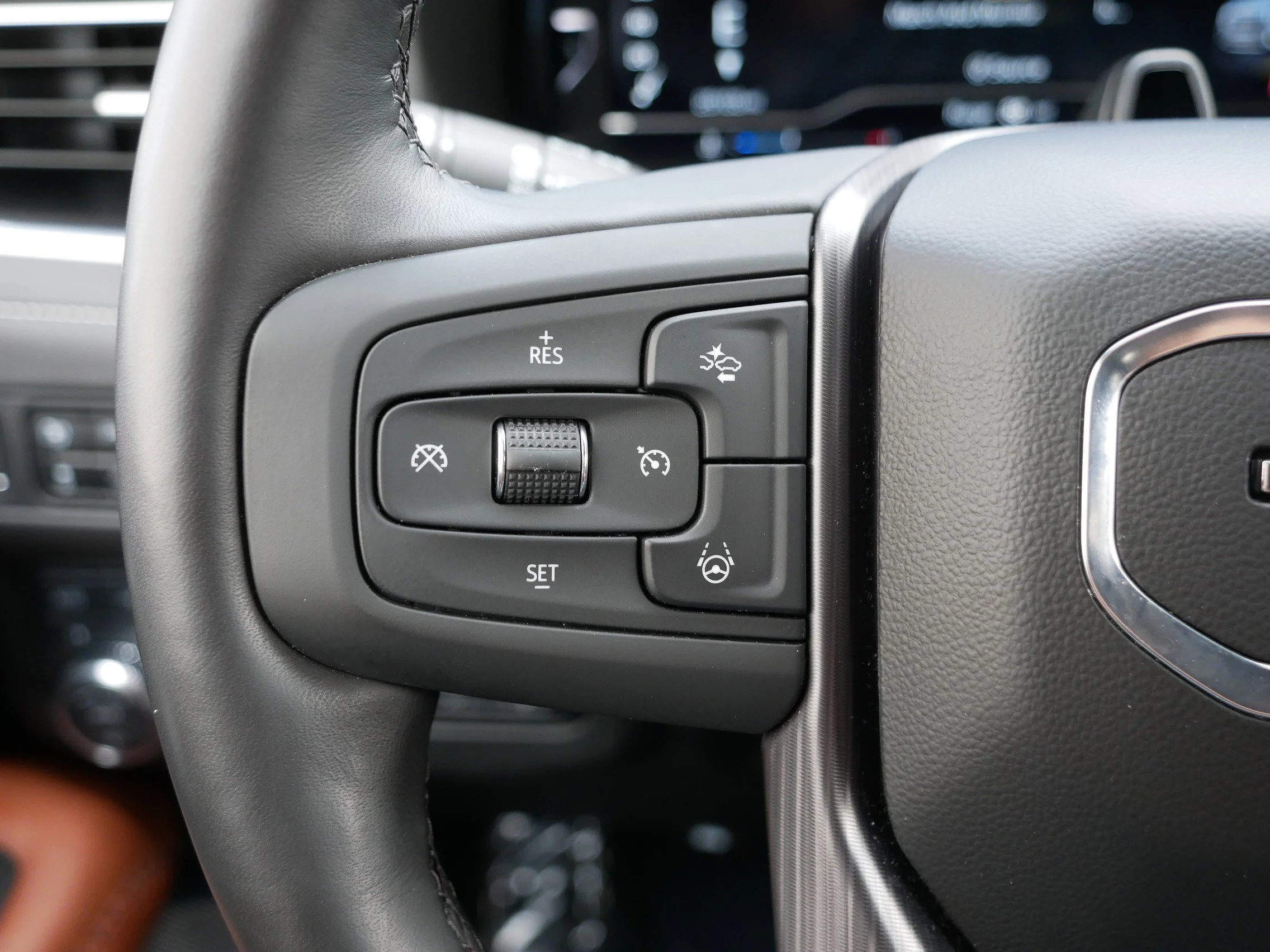 Used 2024 Onyx Black GMC Denali Ultimate image 31