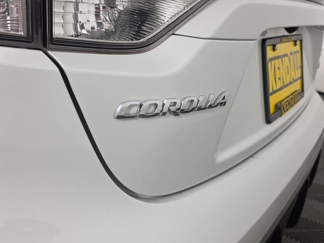 Used 2024 Pearl Toyota SE image 11