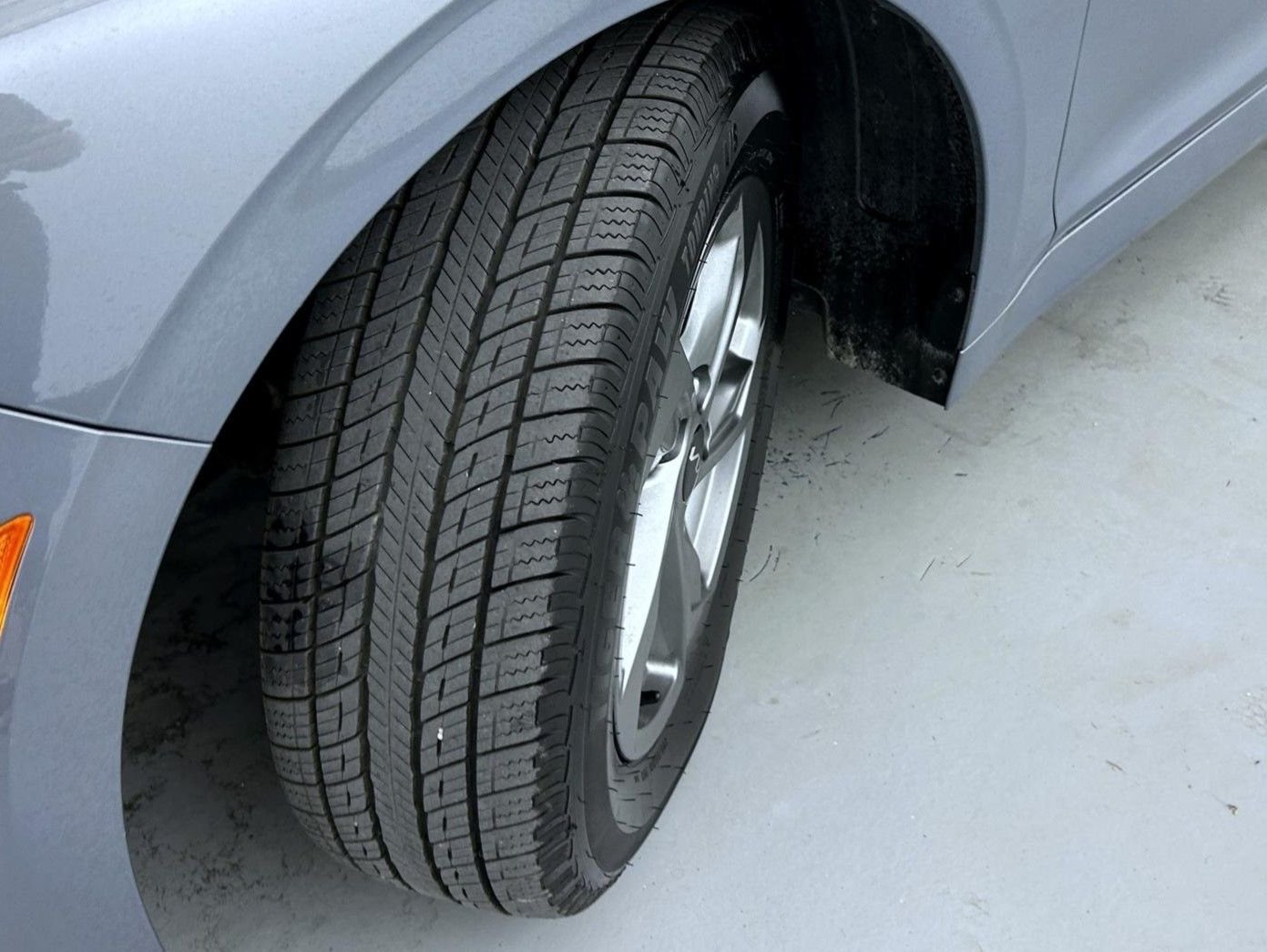 Used 2023 Silver Kia LXS image 23