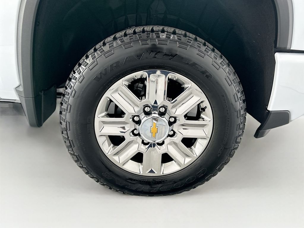 Used 2026 Polar White Chevrolet High Country image 31