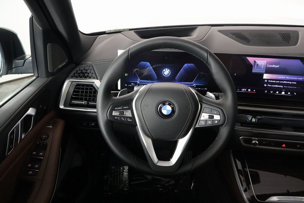 New 2026 Skyscraper Grey Metallic BMW xDrive40i image 3