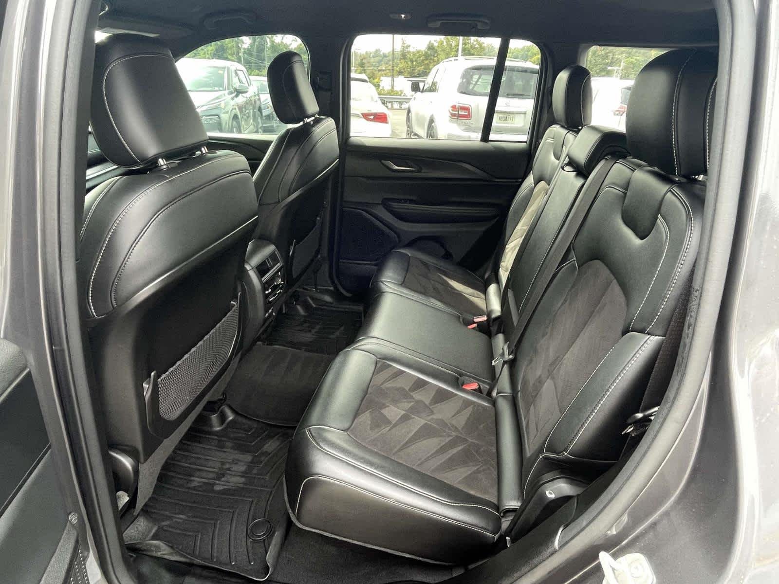Used 2023 Baltic Gray Metallic Clearcoat Jeep Altitude image 24