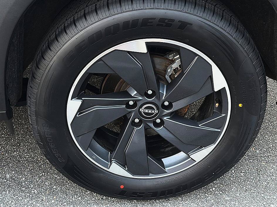 Used 2025 Gun Metallic Nissan SV image 6