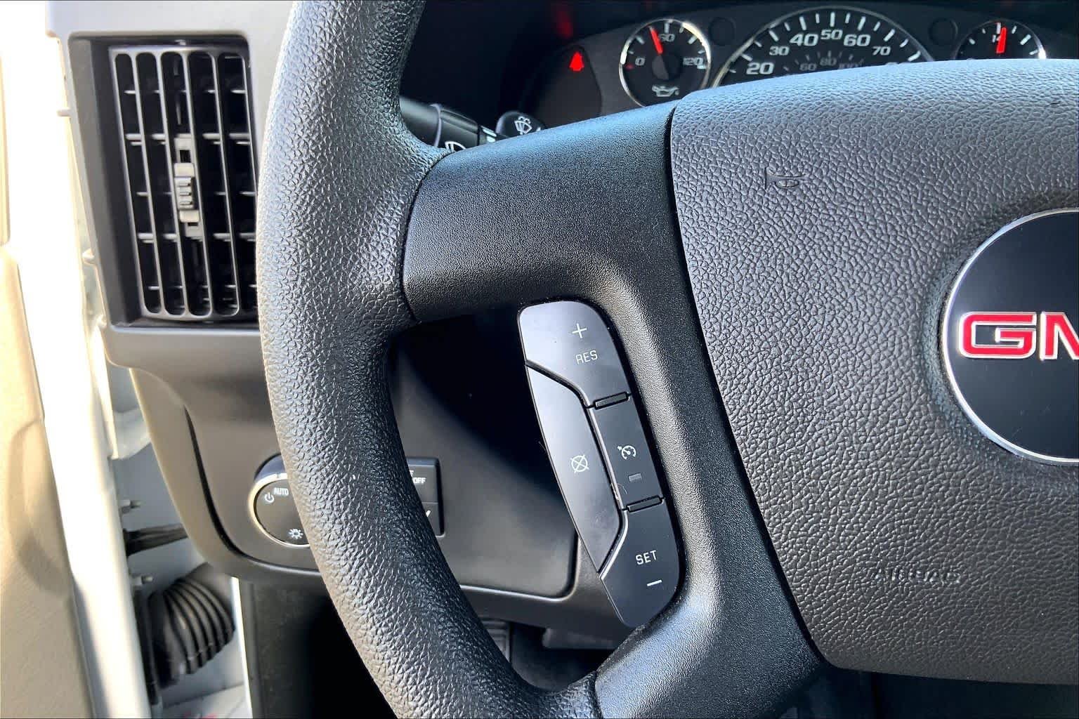 Used 2025 Summit White GMC LT image 22