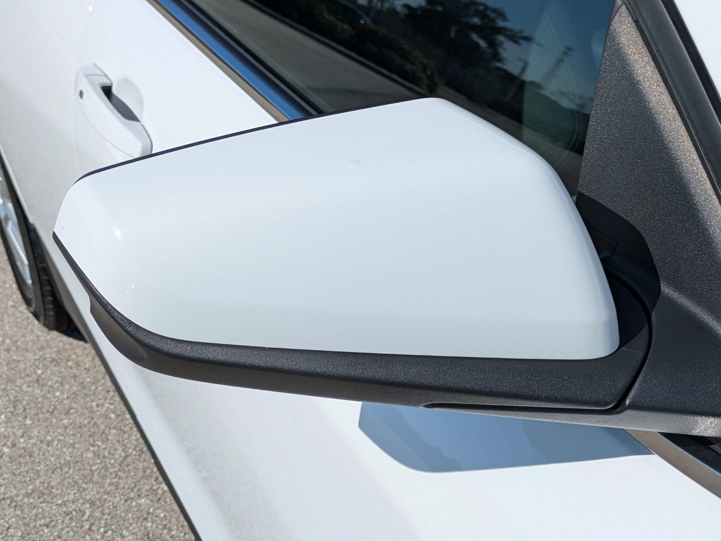 Used 2022 Summit White Chevrolet LT image 13