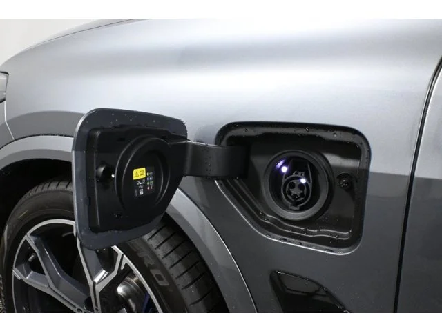 New 2026 Skyscraper Grey Metallic BMW xDrive50e image 15