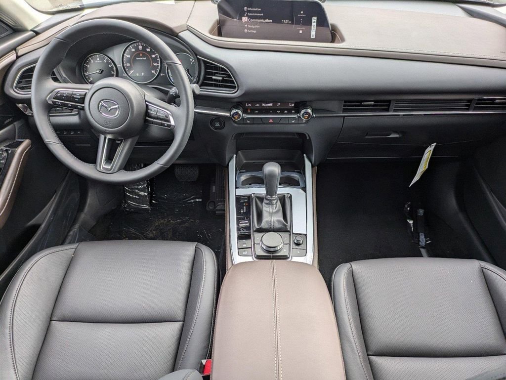 2025 Mazda CX-30 Premium - Photo 17