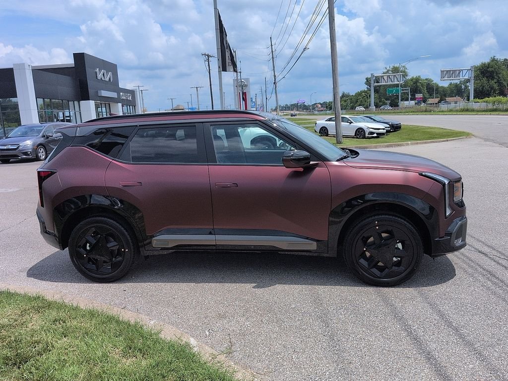 New 2027 Magma Red Matte Kia X-Line S image 2