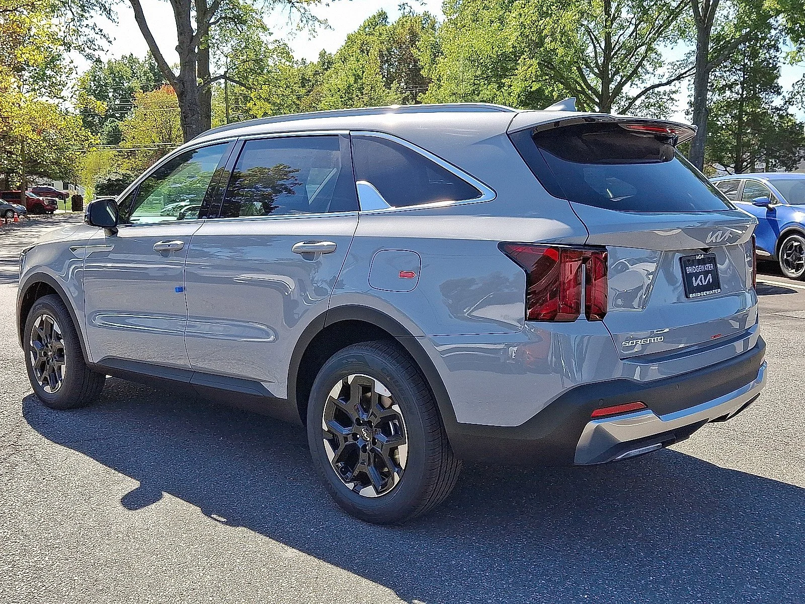New 2026 Wolf Gray Kia S image 3
