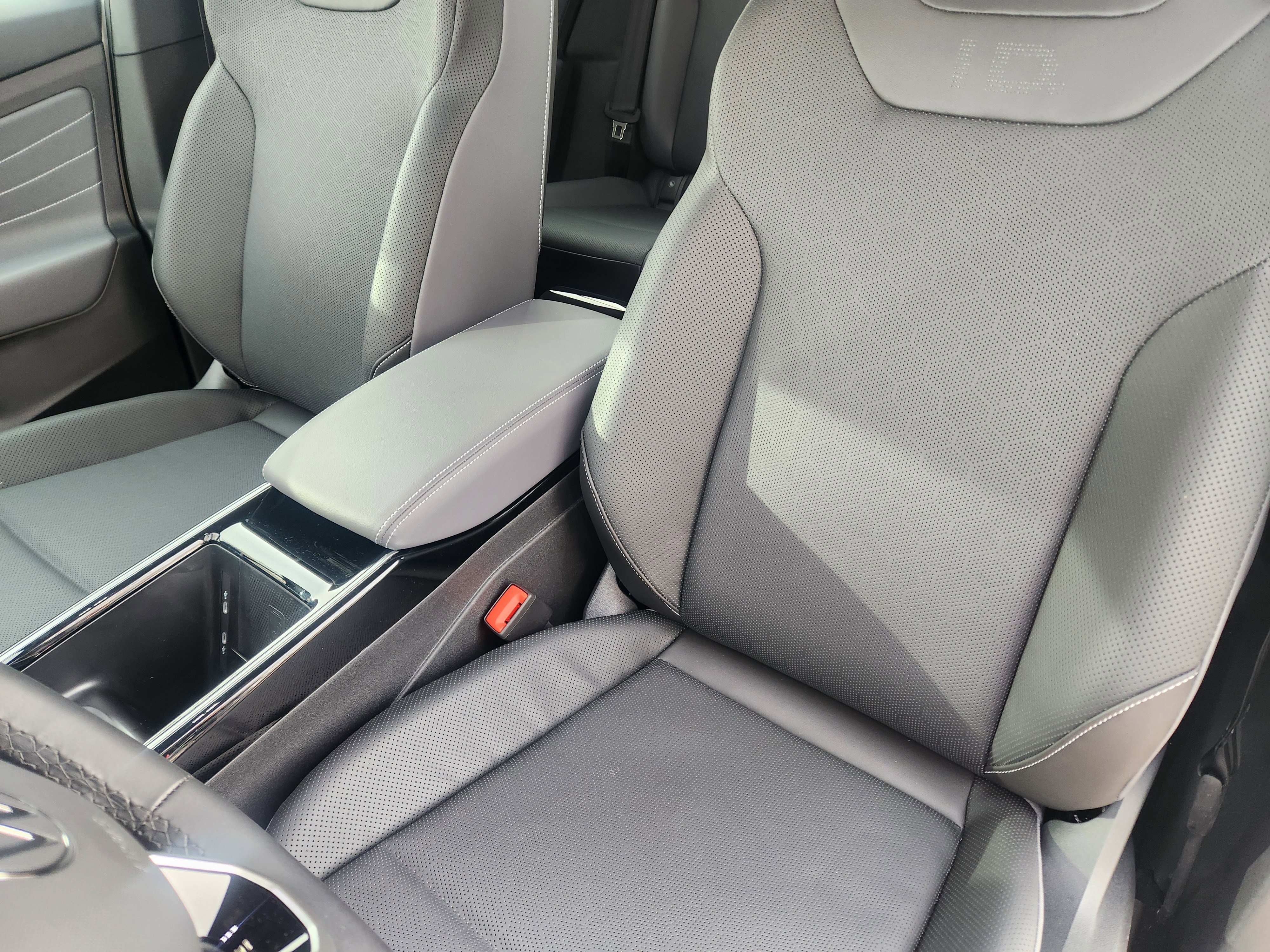 2026 Volkswagen ID.4 PRO S - Photo 8