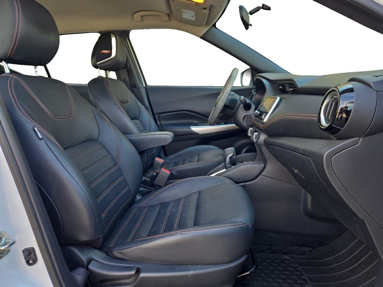 Used 2019 Aspen White Nissan SR image 24