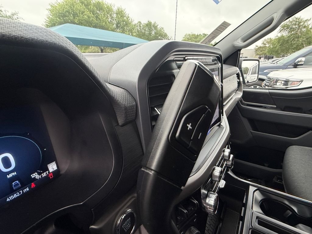 Used 2024 Black Ford XLT image 23