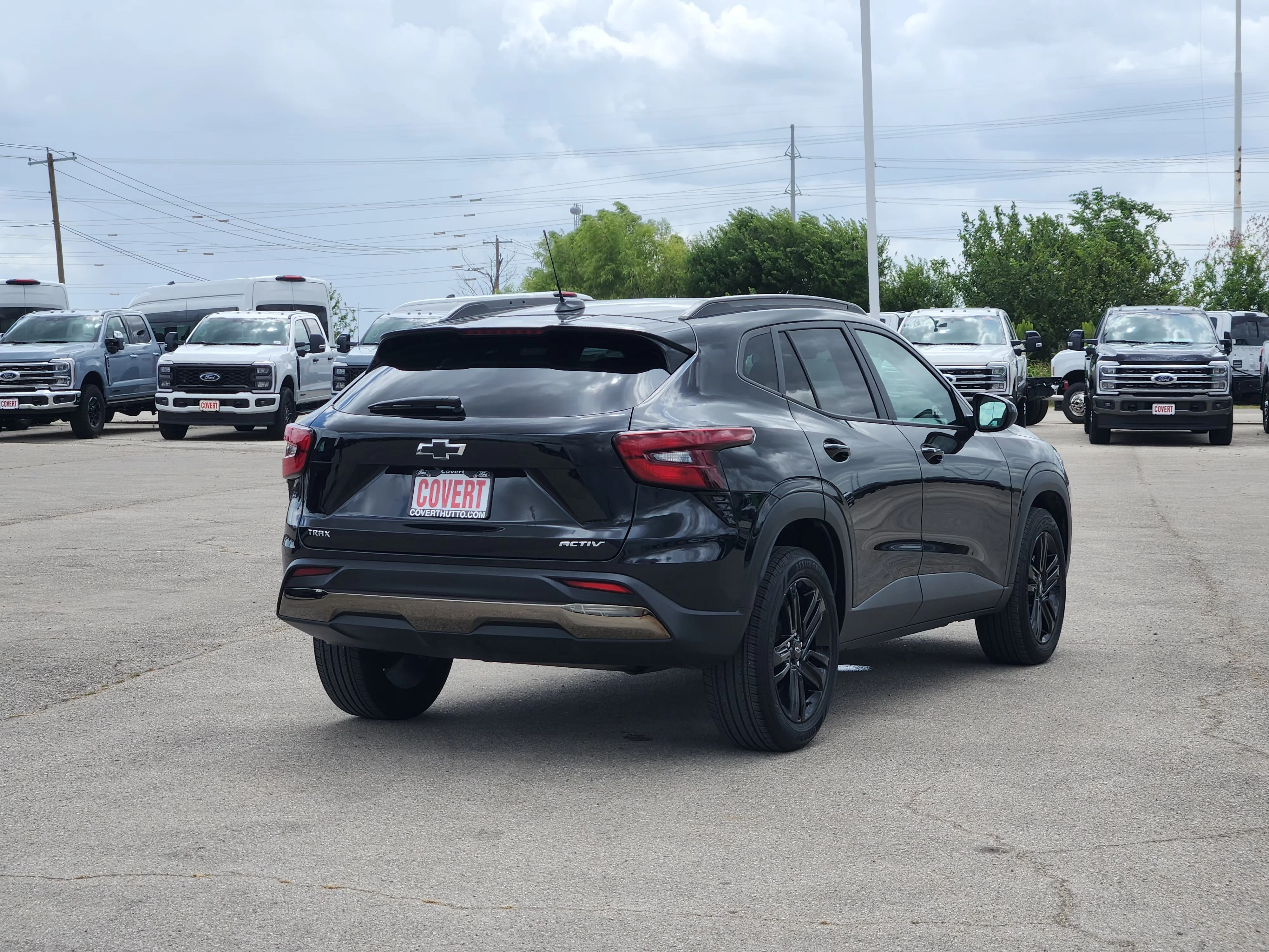 Used 2024 Mosaic Black Metallic Chevrolet ACTIV image 7