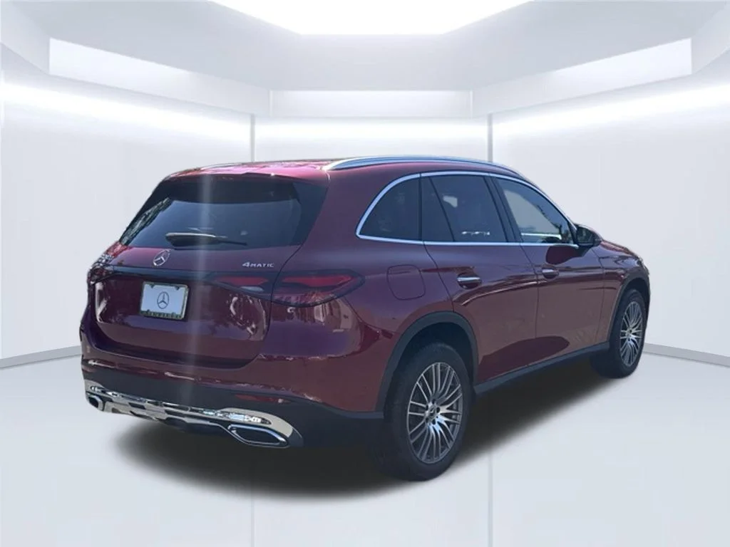 New 2027 MANUFAKTUR Patagonia Red Metallic Mercedes-Benz GLC 300 image 40
