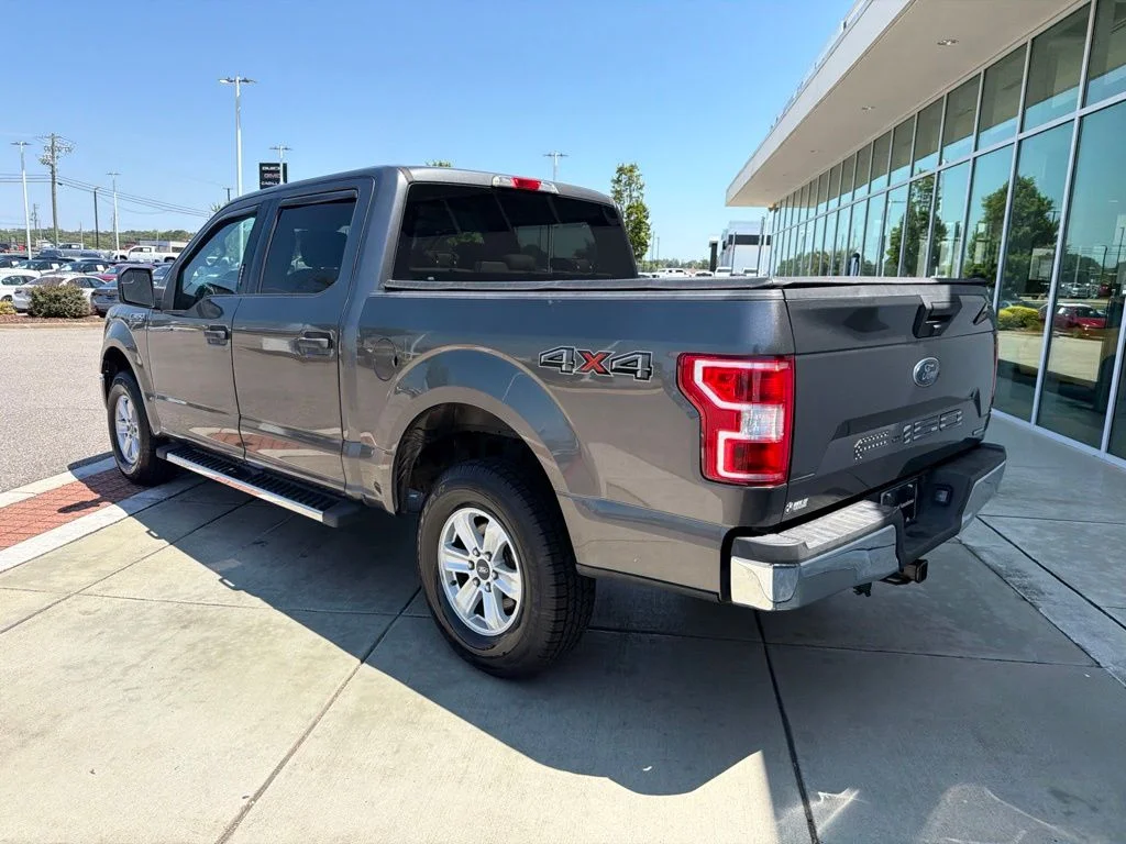 Used 2018 Gray Ford XLT image 4