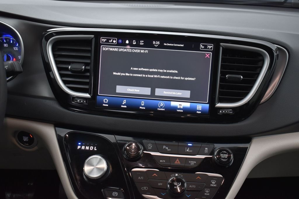Used 2023 White Chrysler Touring L image 18