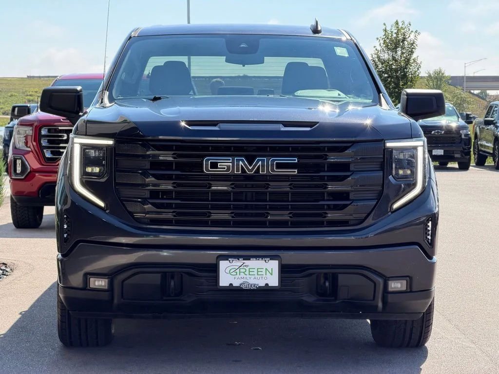 Used 2022 Gray GMC Elevation image 6