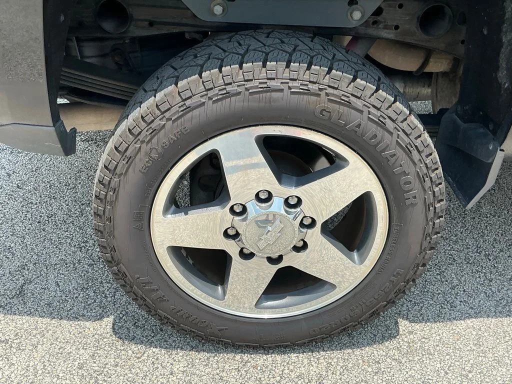 Used 2017 Black Chevrolet LTZ image 17