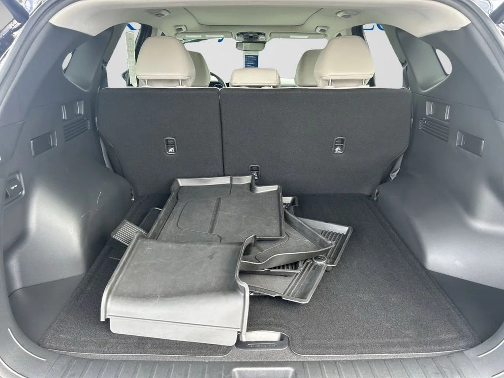 Used 2025 Blue Hyundai SEL Convenience image 15