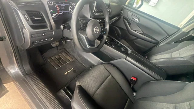 Used 2024 Gray Nissan SV image 24