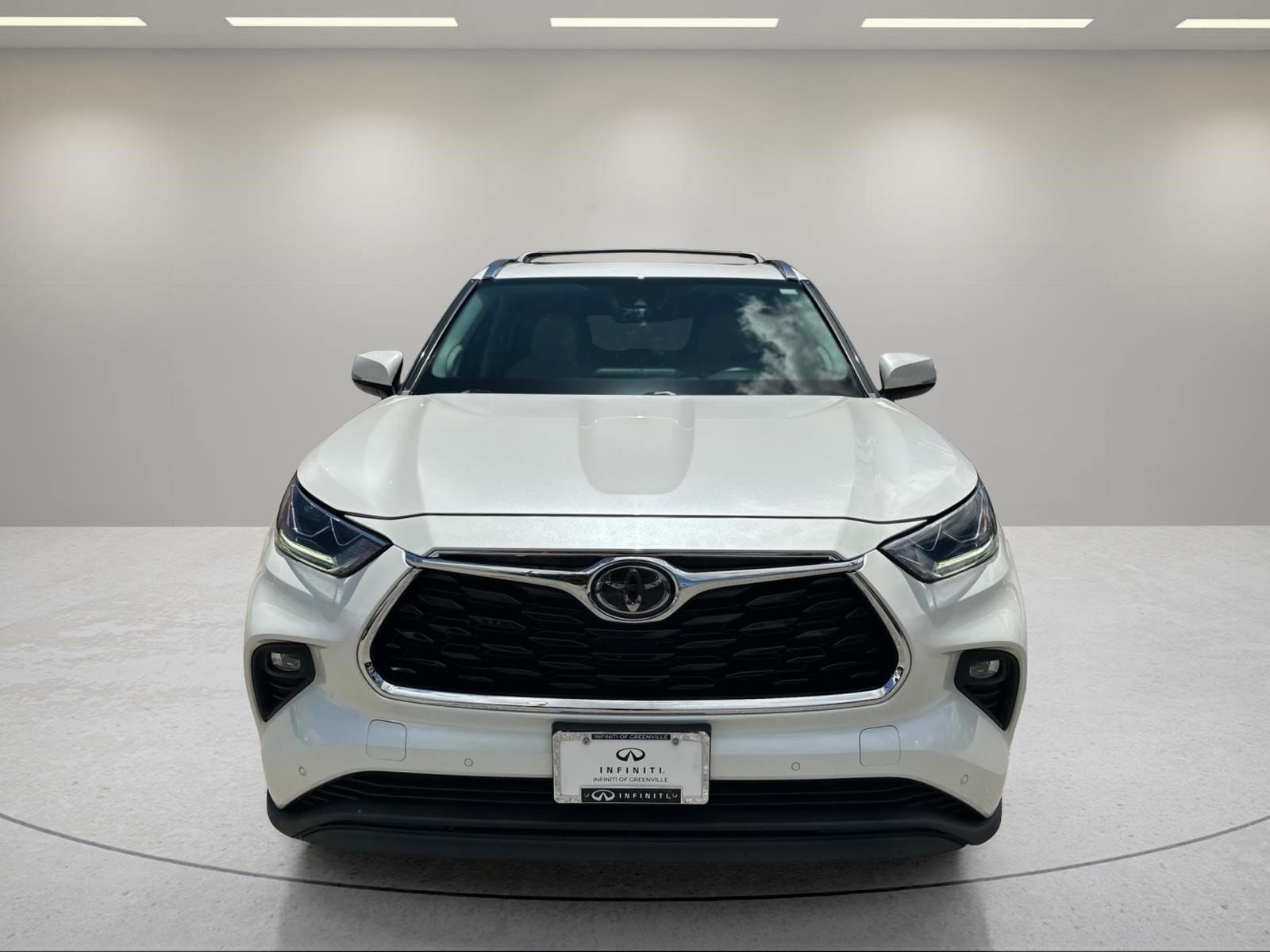 Used 2020 Blizzard Pearl Toyota Limited image 8