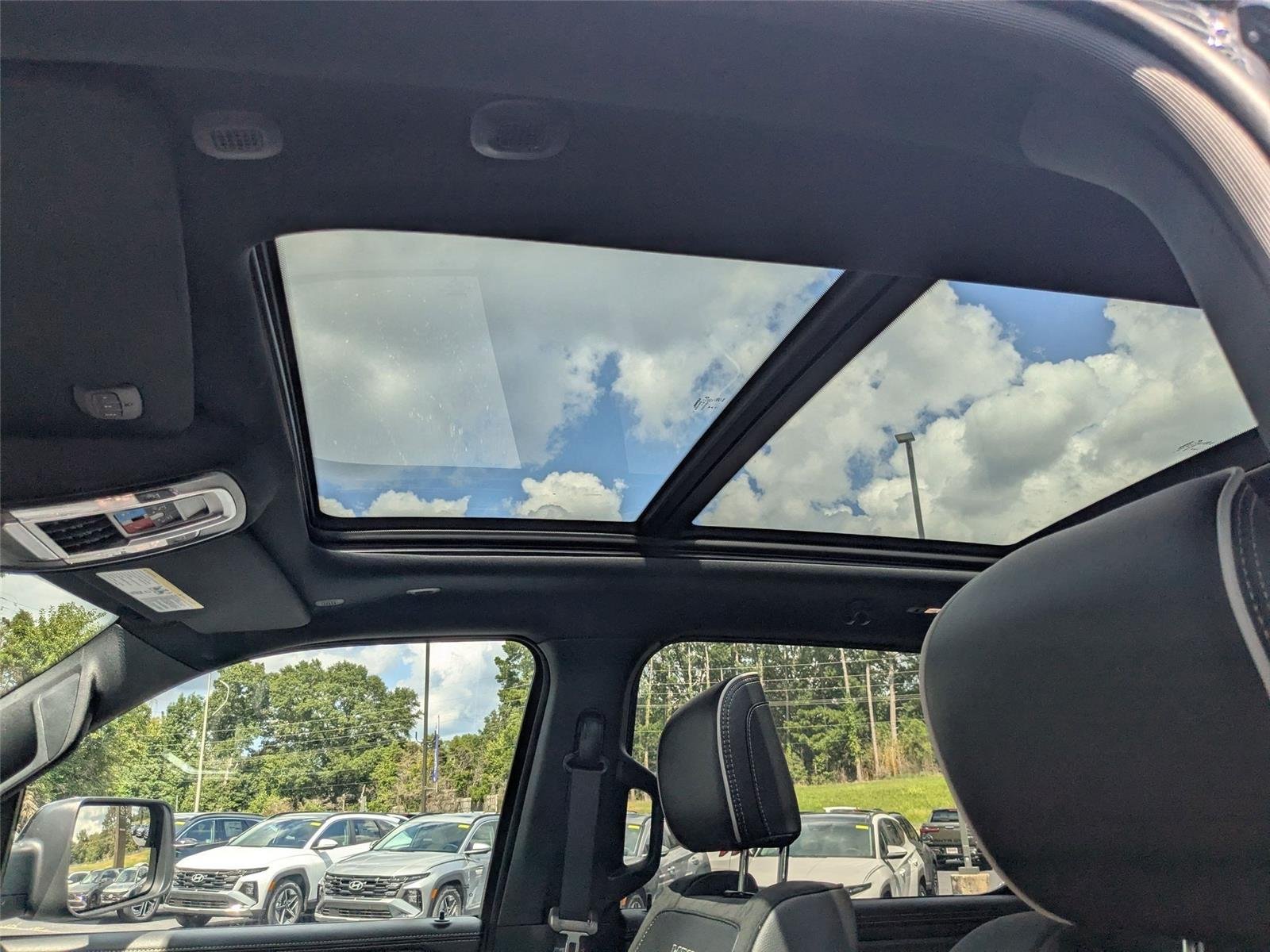 2026 RAM 1500 Laramie - Photo 17