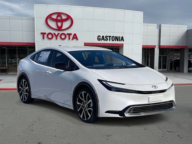 2026 Toyota Prius XSE's photo