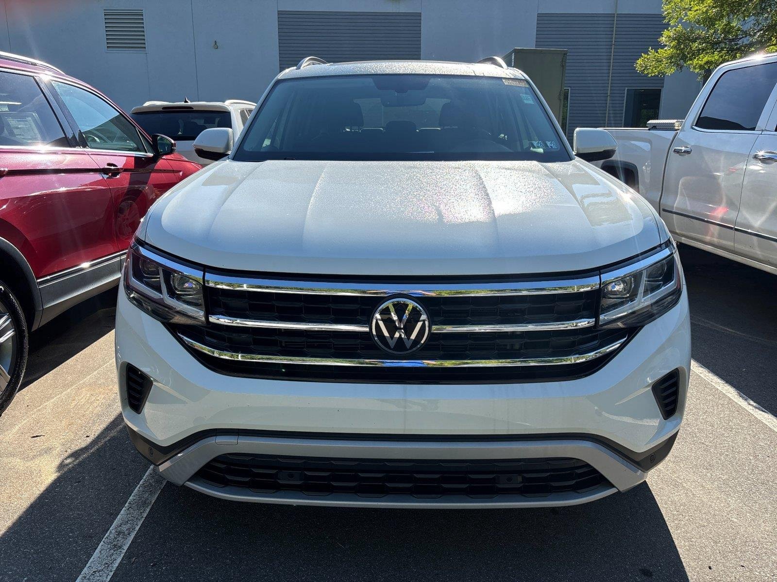 Used 2023 Pure White Volkswagen 3.6L V6 SE w/Technology image 6