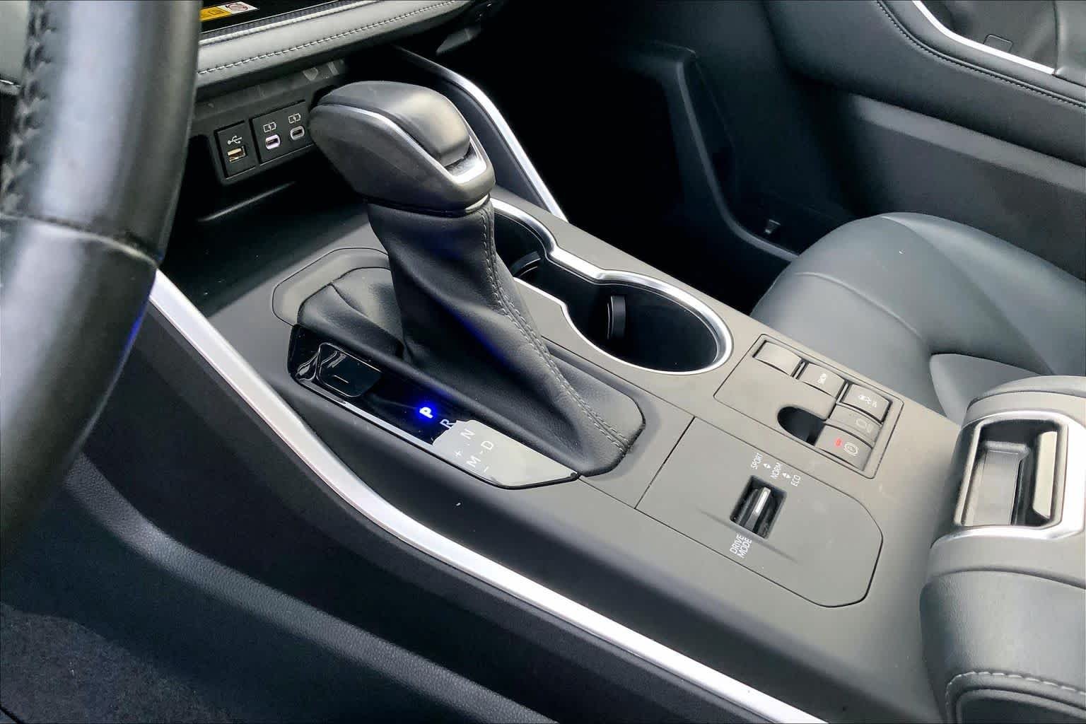 Used 2023 Wind Chill Pearl Toyota XLE image 16