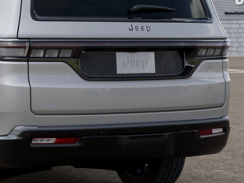 New 2026 Silver-Zynith Exterior Paint Jeep  image 13